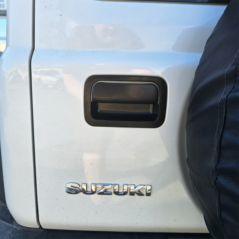 Suzuki Jimny 2023+ 5 Door Door Handle Covers – Matte Black