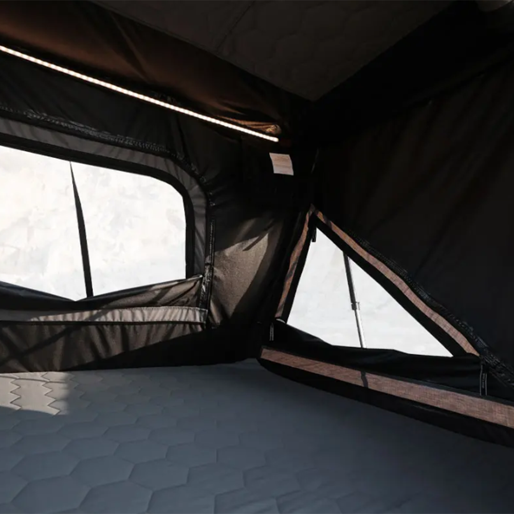 Wildland Rock Cruiser Z-shape hard shell roof top tent