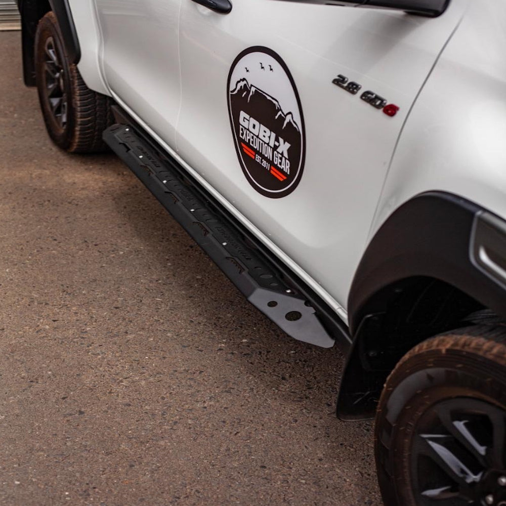 Gobi-X Toyota Hilux Revo/GD6 (2016–Present) Double Cab Premium Rocksliders - Black or Tan Top Plate