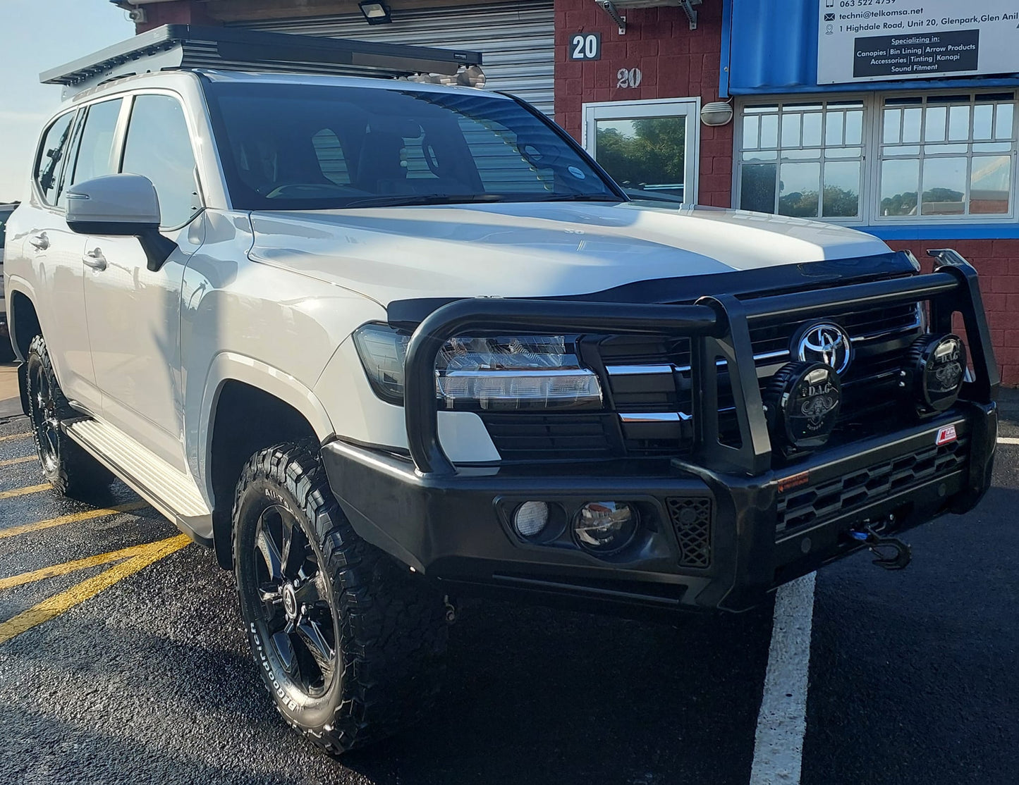 MCC Toyota Land Cruiser LC300 (2022-Present) Post Type Bullbar Bumper