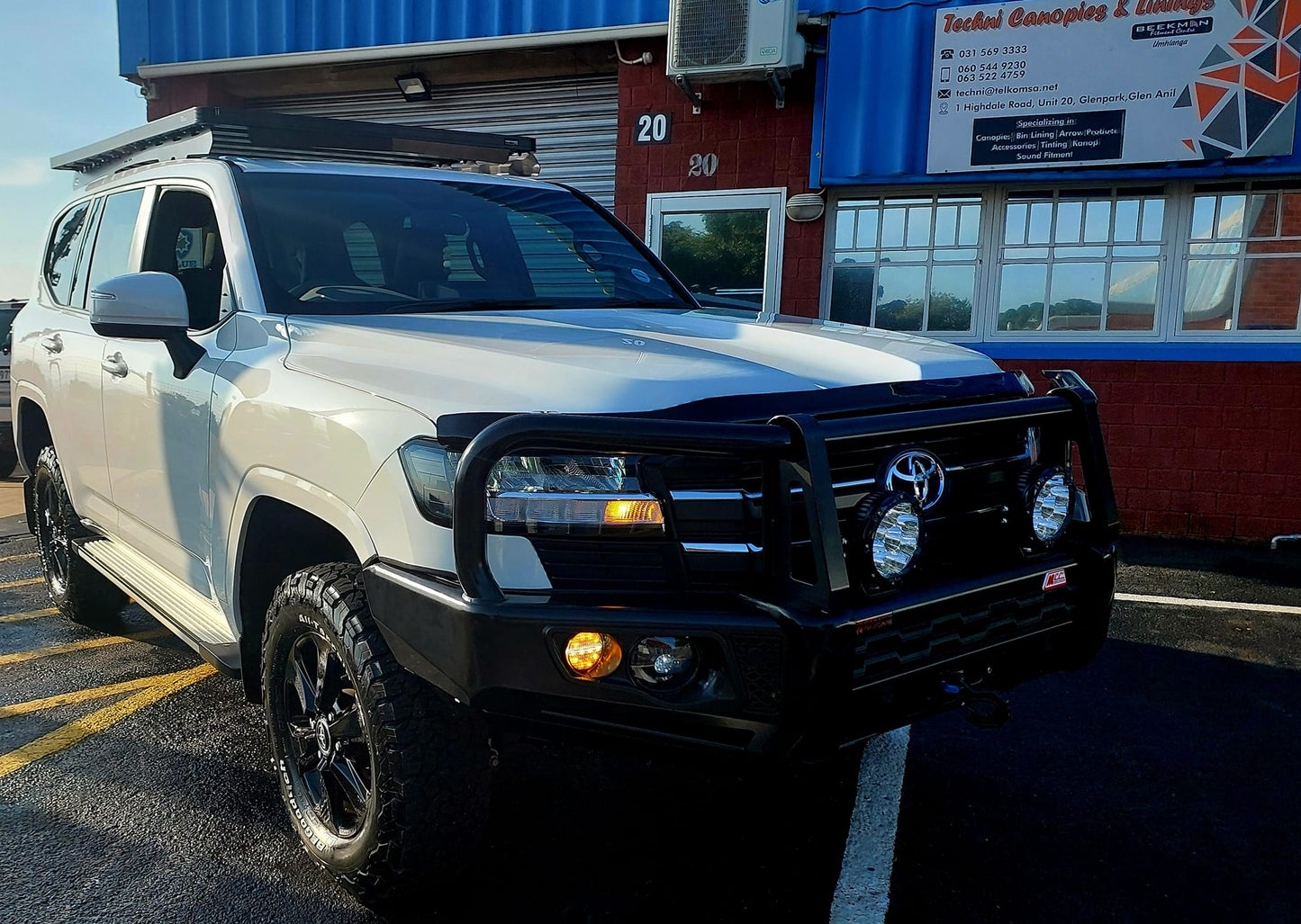 MCC Toyota Land Cruiser LC300 (2022-Present) Post Type Bullbar Bumper