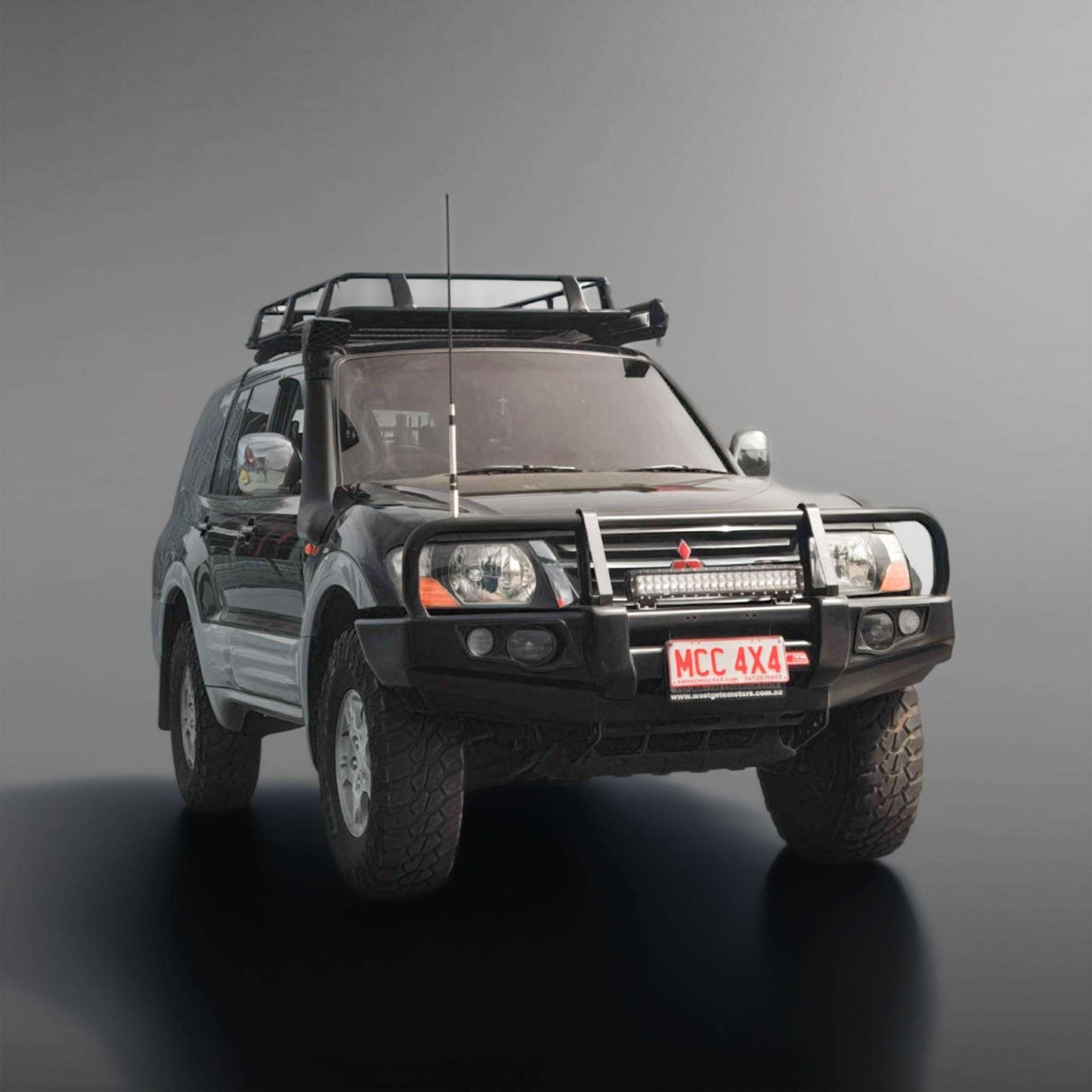MCC Mitsubishi Pajero CK (2000-2006) Post Type Bullbar Bumper