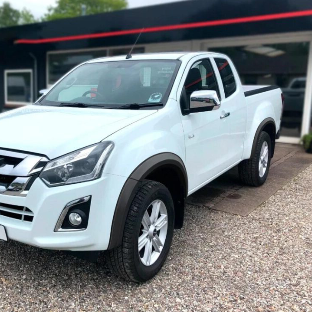 Isuzu D-MAX (2012-2021) OEM-Style Fender Flares - Smooth Matt Black