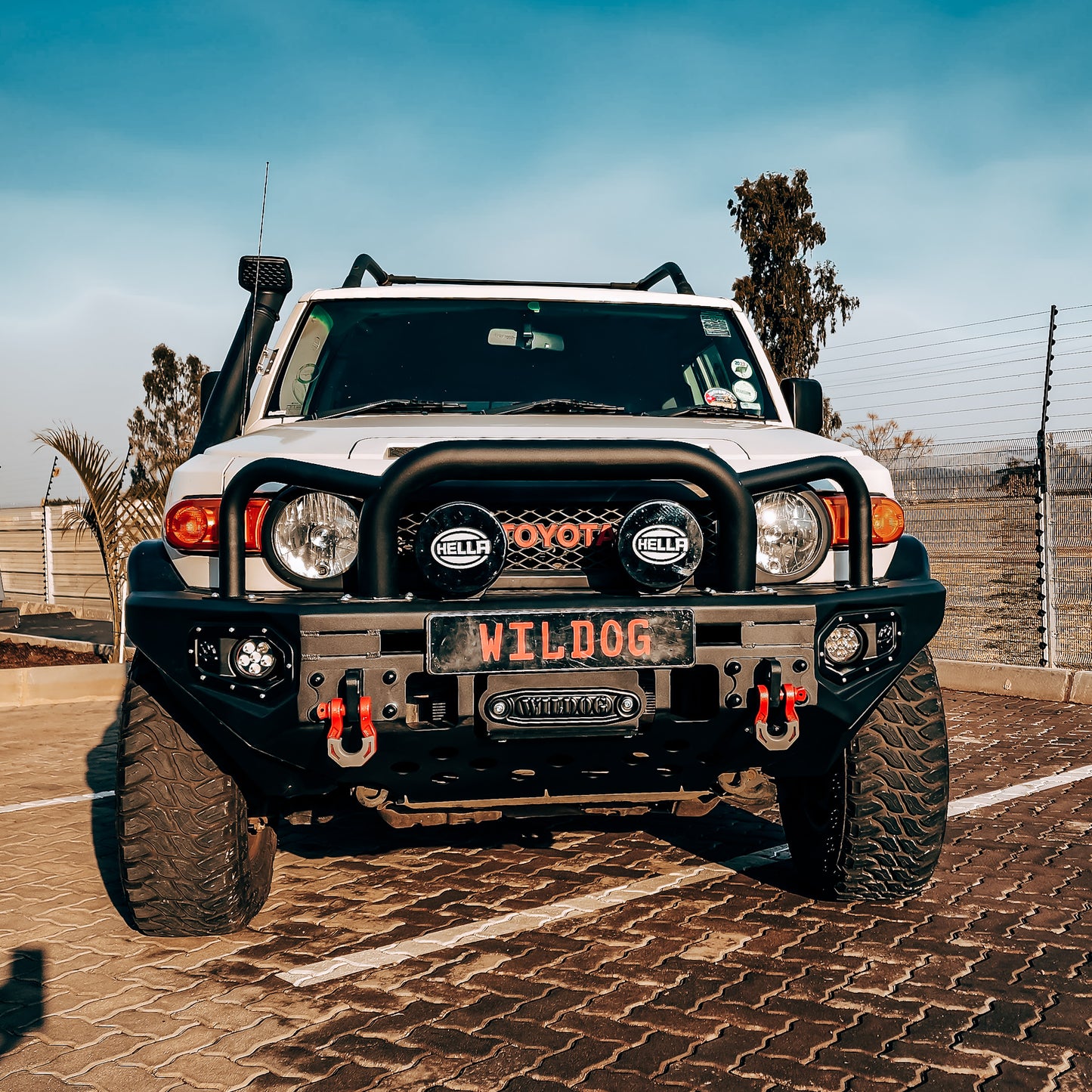 WILDOG Toyota FJ Cruiser (2007-2023) Triple Loop Nudge Bar