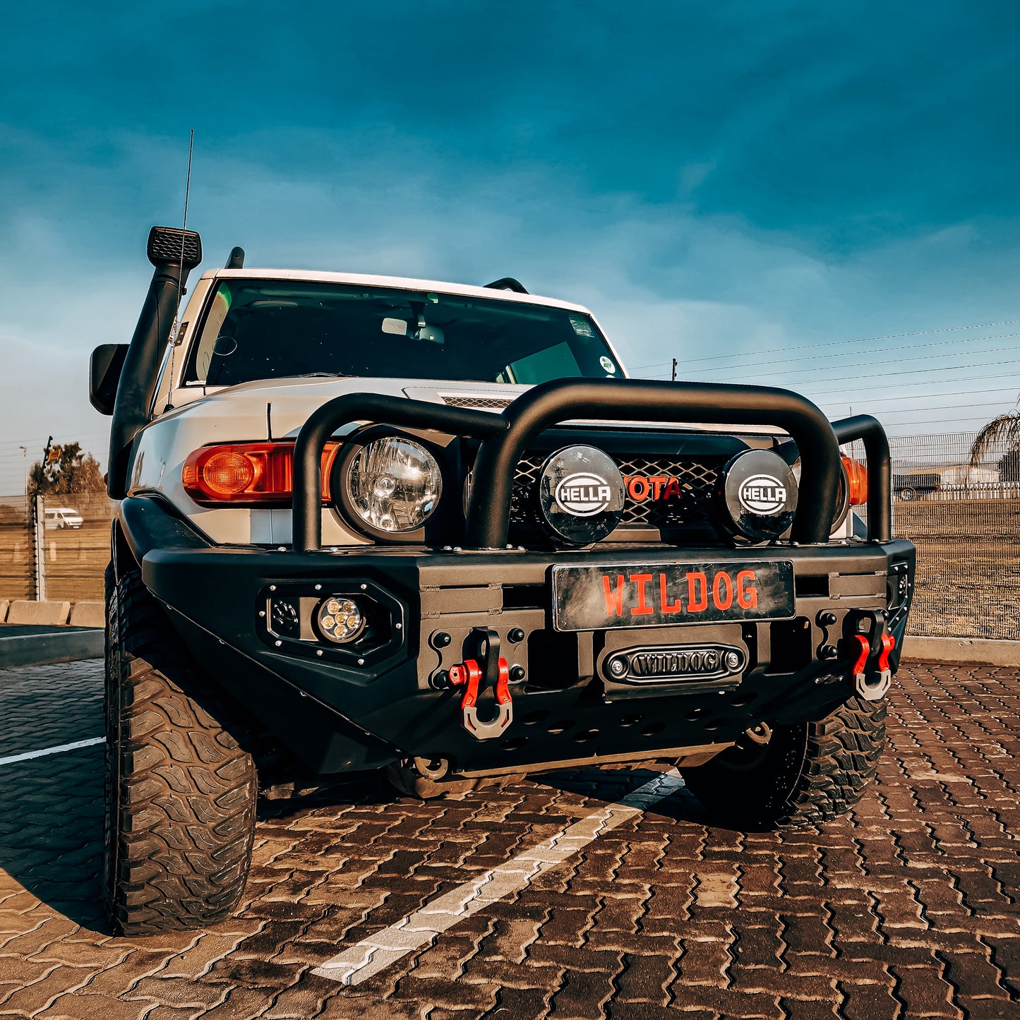 WILDOG Toyota FJ Cruiser (2007-2023) Triple Loop Nudge Bar