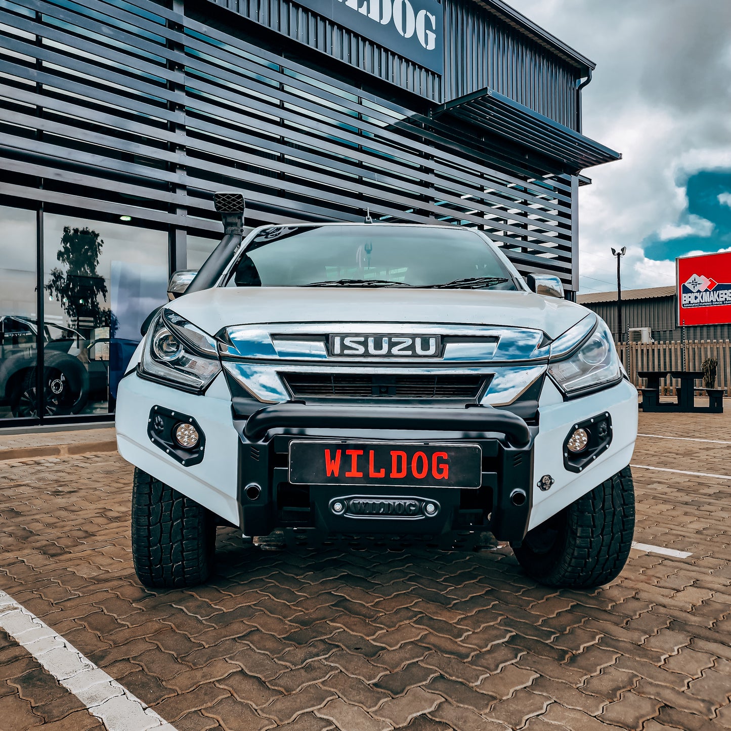 WILDOG Isuzu D-MAX Facelift (2017-2020) K9 Front Replacement Bumper