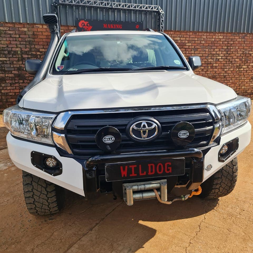 WILDOG Toyota Land Cruiser LC200 (2016-2021) K9 Front Replacement Bumper - PDC Friendly