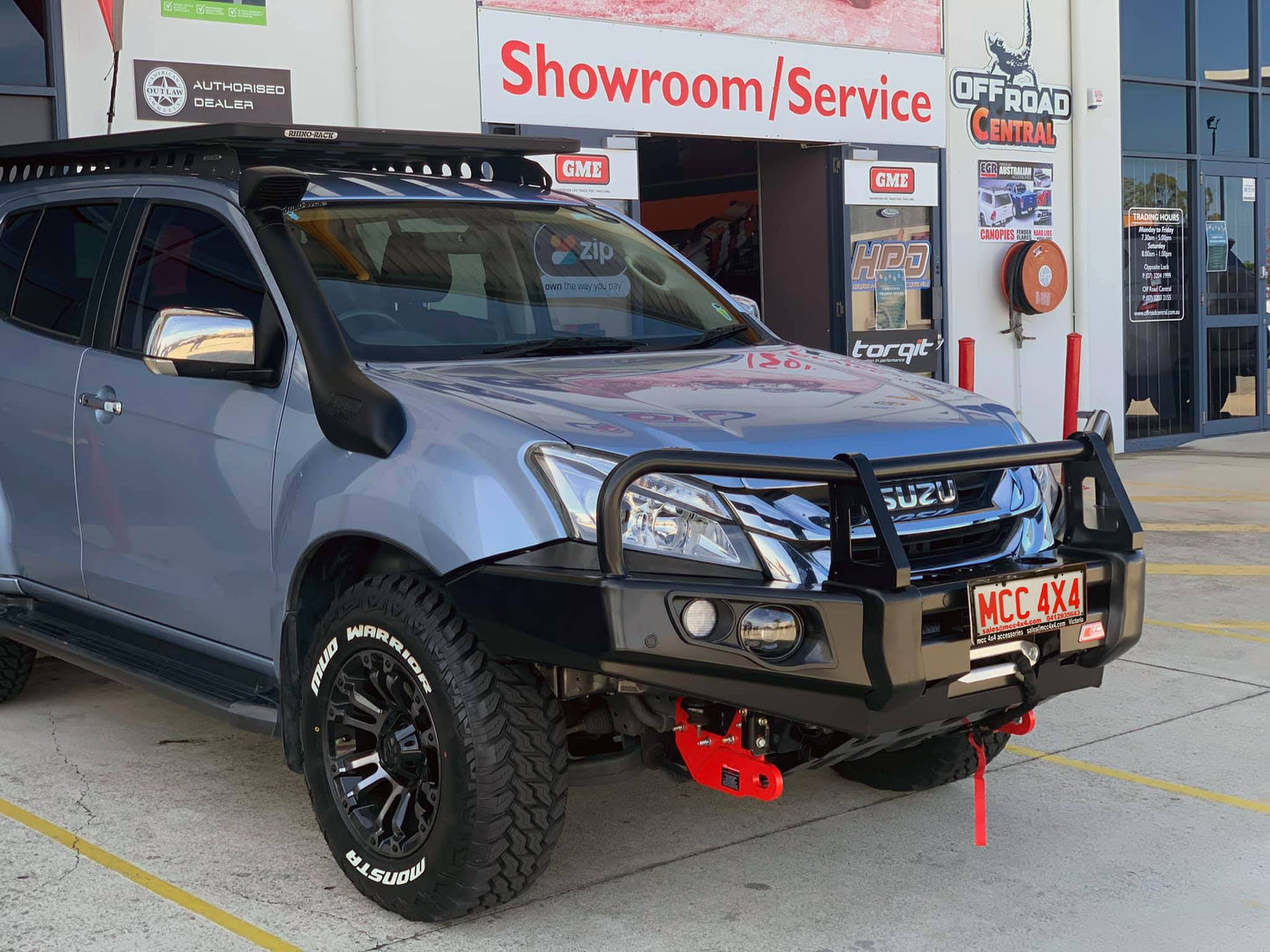 MCC Isuzu RT50 (2013-2016) Post Type Front Bullbar Bumper