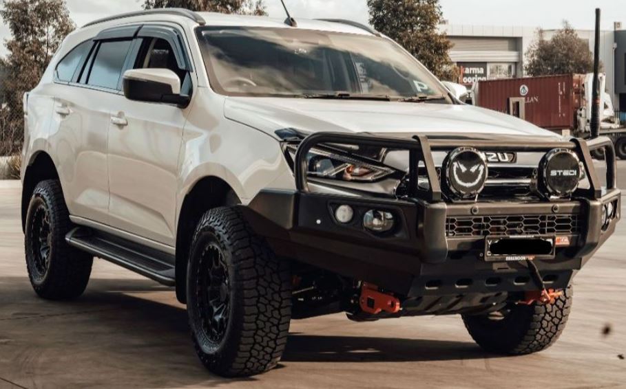 MCC Isuzu MU-X (2023-Present) Post Type Bullbar Bumper