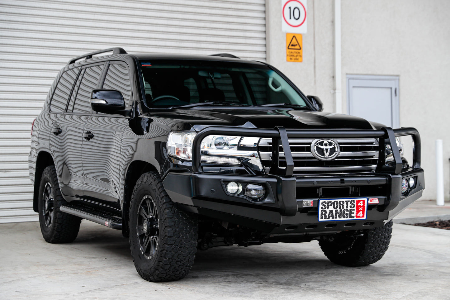 MCC Toyota Land Cruiser LC200 (2016-2021) Post Type Bullbar Bumper
