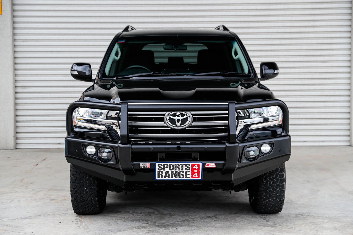 MCC Toyota Land Cruiser LC200 (2016-2021) Post Type Bullbar Bumper