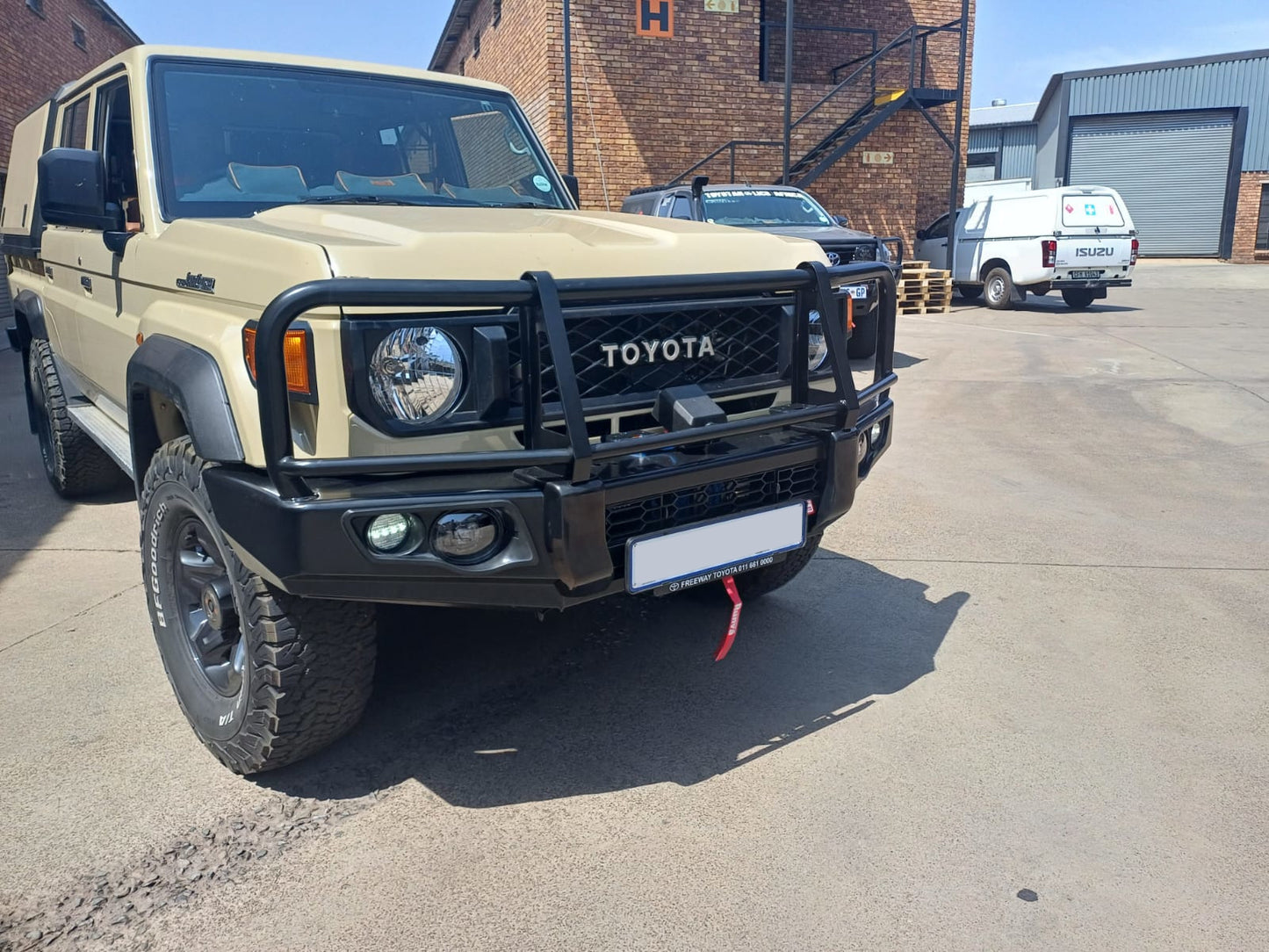 MCC Toyota Land Cruiser 70/79 Series (2024-Present) Post Type Bullbar Bumper